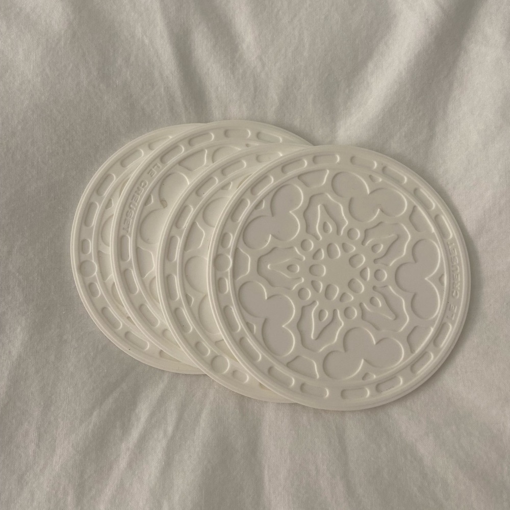 Le Creuset French Trivet (8” white)